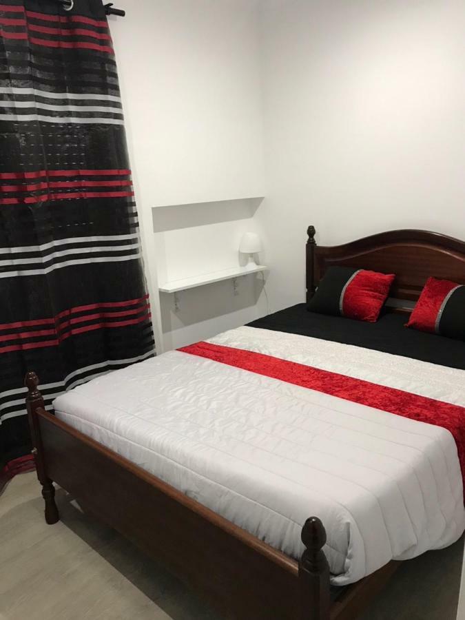 Apartament Corner House Trafaria Zewnętrze zdjęcie